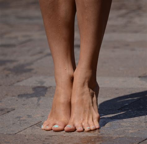 wikifeetc|wiki female feet.